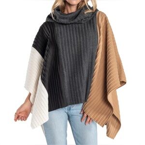 Le Moda Pleated Collar Fleece Poncho Shawl Wrap Soft Cozy Button One SZ NWT